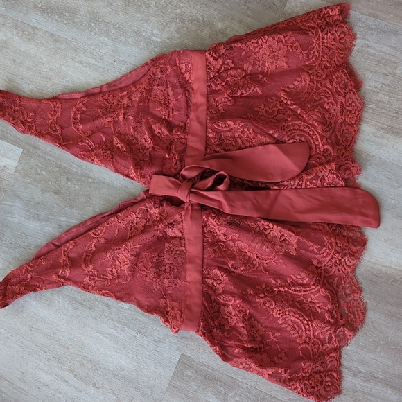 🆕🌿FREE PEOPLE LACE TOP🌿 - Picture 4 of 7